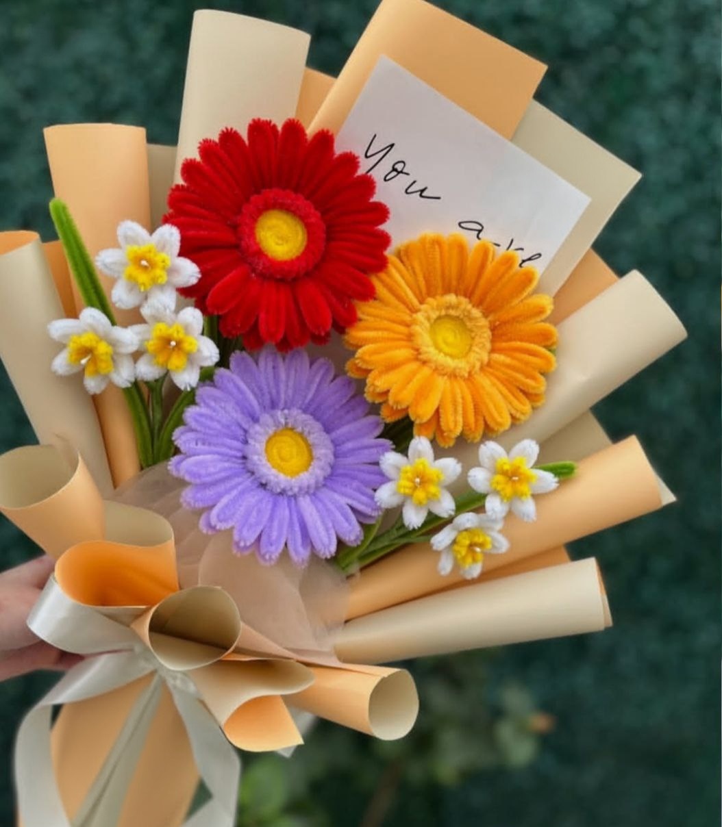 دسته گل داوودی زیبا در قاب مهربانی